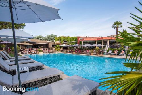 Appartement avec piscine et l'air. Chauffage