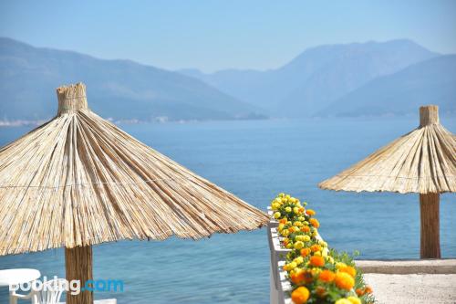 Appartement avec terrasse. Herceg-Novi à vos pieds!