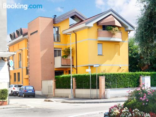 Appartement en bonne position. Rho à vos pieds