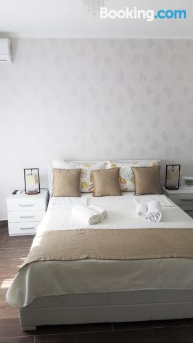 Aconchegante apartamento em Trogir. Terraço!