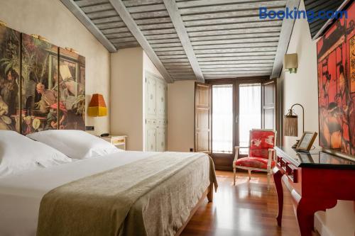 Apartamento com terraço, no centro de Baeza.