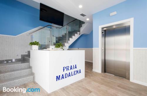 Apartamento con aire acondicionado, en zona increíble.