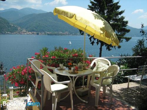 Ferienwohnung mit terrasse. Geräumige.