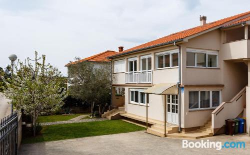 Appartement avec l'air concdetionné. À Krk.