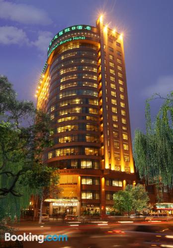 Home for couples in Hangzhou. Be cool, there\s air-con!