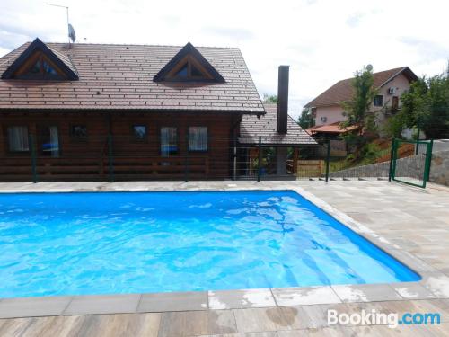 Apartamento com piscina em Grabovac