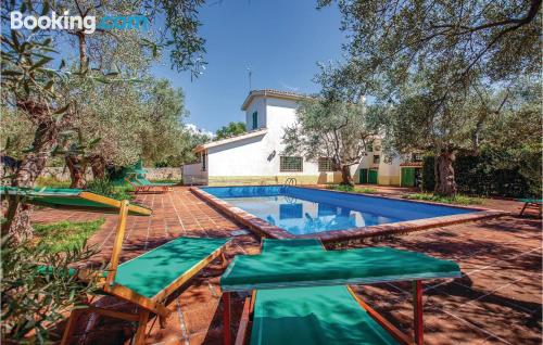 Appartement avec piscine. À Tocco da Casauria