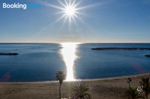 Buena zona y vistas en Fuengirola. ¡Aire acondicionado!