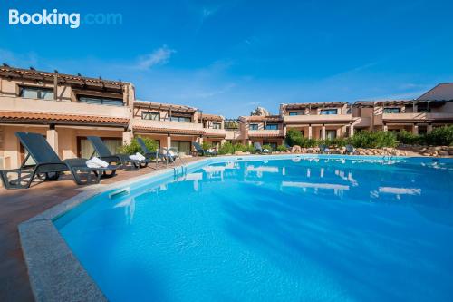 Gran apartamento de dos habitaciones en Costa Paradiso