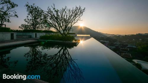 Pequeno apartamento em Cidade Phuket. Terraço!