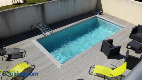 Apartamento com Internet. Terraço e piscina