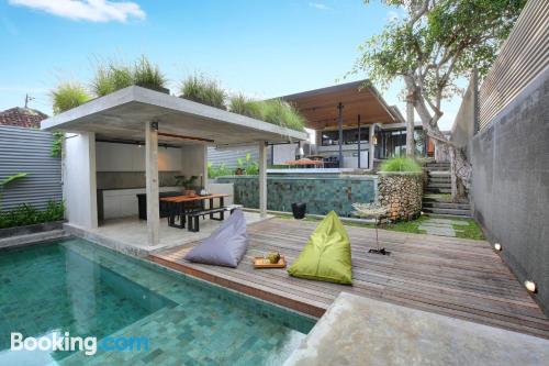 Appartement avec terrasse et internet à Uluwatu pour deux personnes.