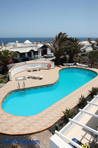 Appartement avec terrasse. Piscine!.