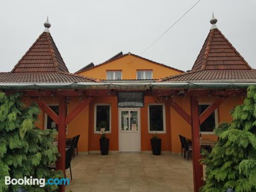 Apartamento com terraço, perfeito para duas pessoas.