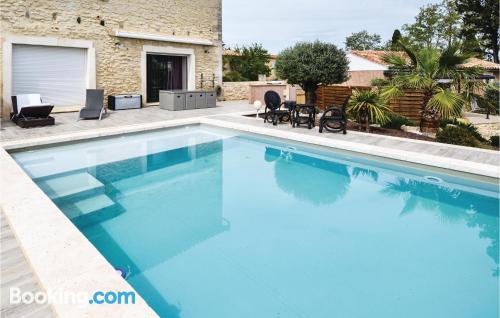 Appartement avec piscine. 64m2!.