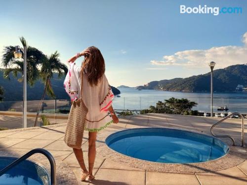 Stay cool: air apartment in Acapulco for 2