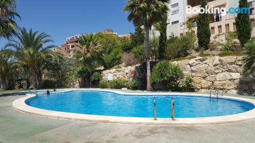 Espaçoso apartamento em Mutxamel. Terraço e piscina