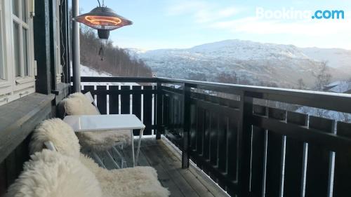 Appartement avec terrasse à Røldal