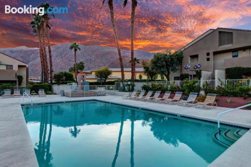 Grand appartement à Palm Springs. Avec l'air concdetionné!.