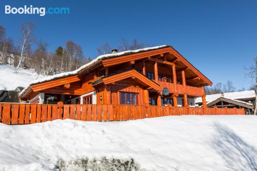 Ruim appartement. Terras!