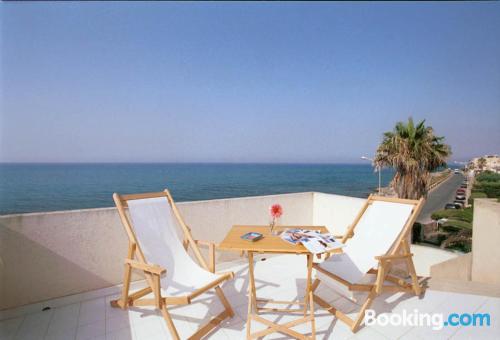 Home for two people in Marina di Ragusa with air-con.