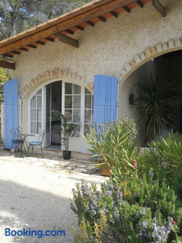 Appartement avec piscine et l'air. À Peypin.