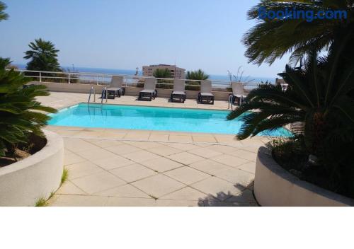 Apartamento de 33m2 en Beausoleil con piscina