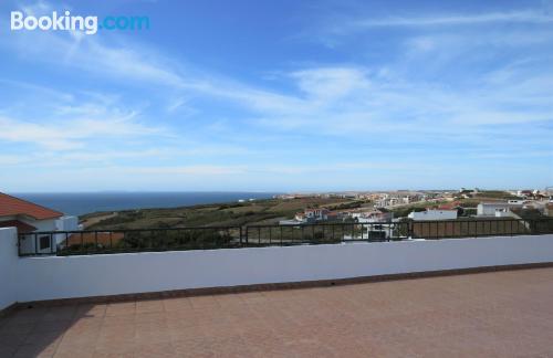 Appartement avec wifi et terrasse. À Lourinha.