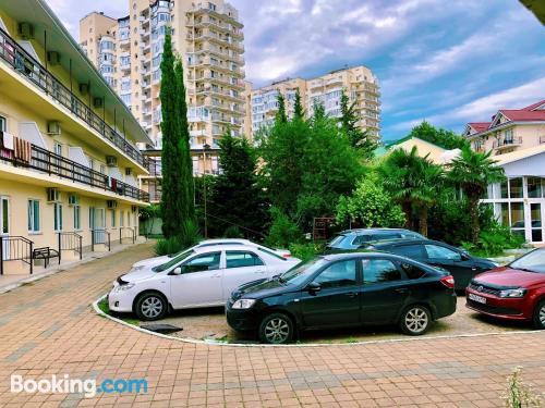 Petit appartement à Lazarevskoye. Terrasse!.