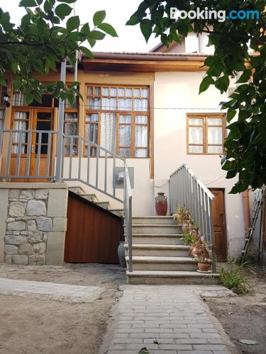 Ferienwohnung mit w-lan und Terrasse. In Mtskheta