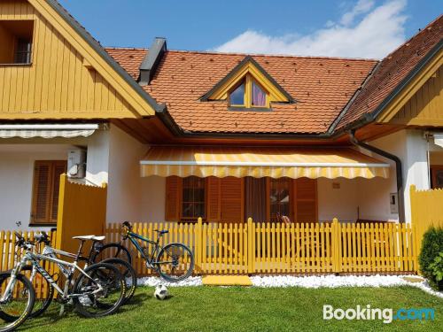 Ferienwohnung mit pool und Balkon. Große