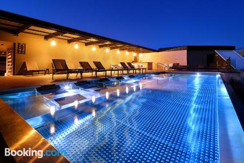 Apartamento con piscina y aire acondicionado ideal parejas