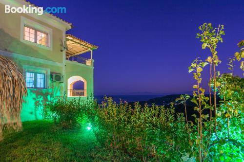 Skiathos Town from your window! With three rooms