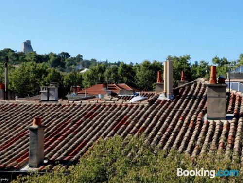 Grosso apartamento em Nîmes. Ar!