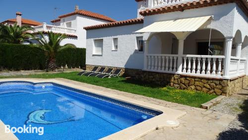 Apartment with swimming pool. Great for groups