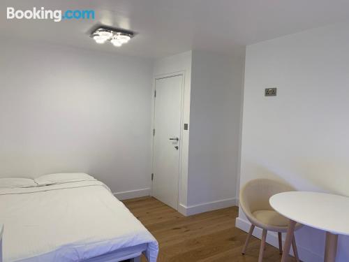 Apartamento de un dormitório em excelente posição em Londres.