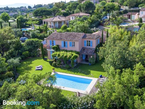 Appartement 160m2 in Saint-Tropez. Terras en zwembad