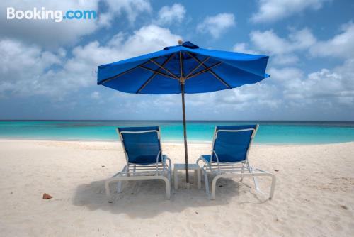 Appartement avec terrasse. À Shoal Bay Village