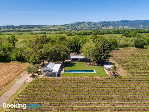 Apartamento con piscina y aire acondicionado en Sonoma