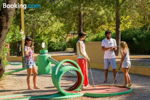 Apartamento com Internet. Terraço e piscina