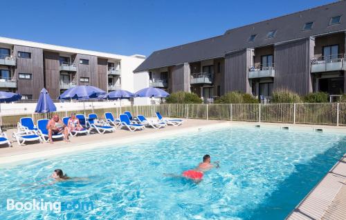 Pequeño apartamento en Guidel-Plage con piscina