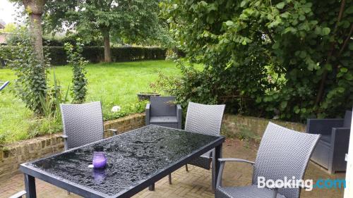 2 bedroom place in Jabeek with internet and terrace