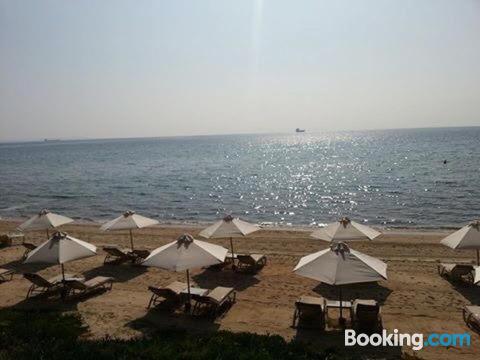 2 bedrooms place in Paralia Dionysiou.