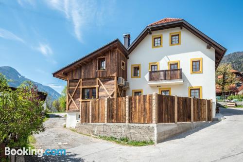 Apartamento con piscina, internet y vistas