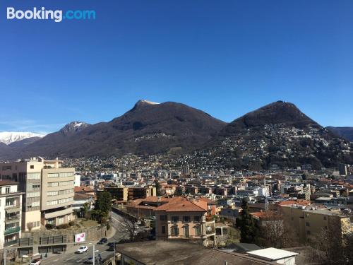 Lugano est votre!. Terrasse!.