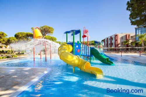 Prático apartamento em Novo Sancti Petri. Terraço e piscina