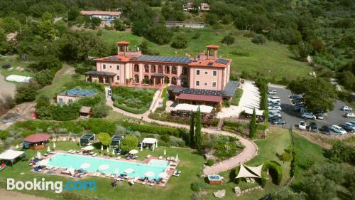 Poggio Murella à vos pieds. Piscine et terrasse