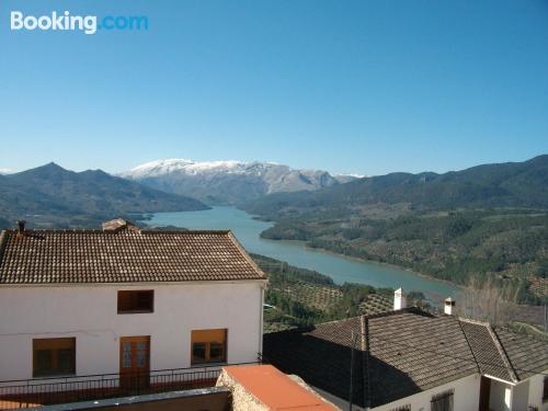 Apartamento con terraza en Hornos