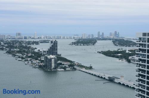 Spacieux appartement avec deux chambres. À Miami