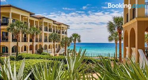 Santa Rosa Beach à vos pieds!. Idéal pour les familles.